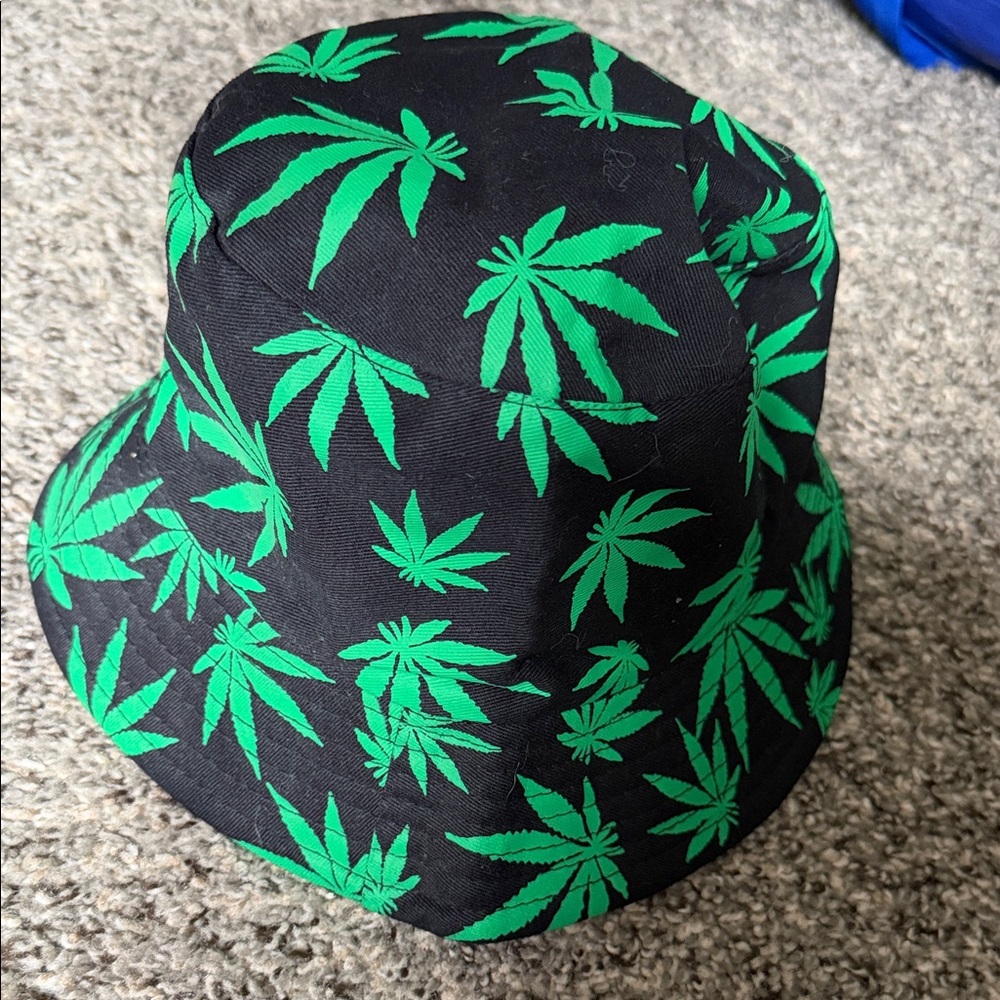 iHeartRaves Black and Green Leaf Bucket Hat